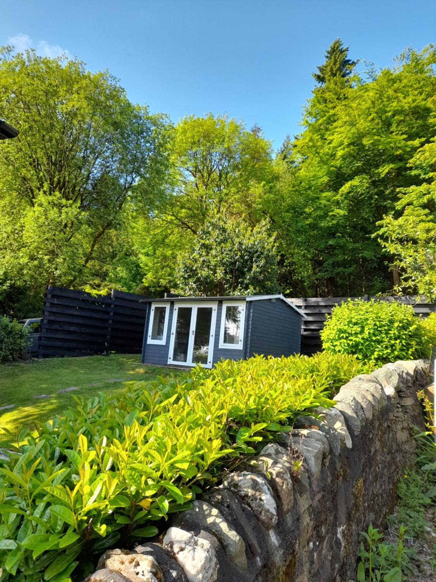 Cosy Lochside Cottage With Mountain And Sea Views Clynder Exteriér fotografie
